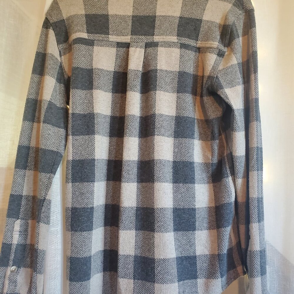 Faherty Legend Flannel Plaid, women's Small (fits like Medium) - FLAW - Picture 4 of 4